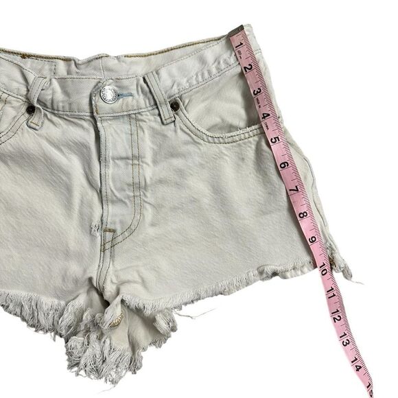 Levi’s ~ 501’s light wash almost white ~ denim cutoffs ~ button fly ~ size 25 - Picture 11 of 12